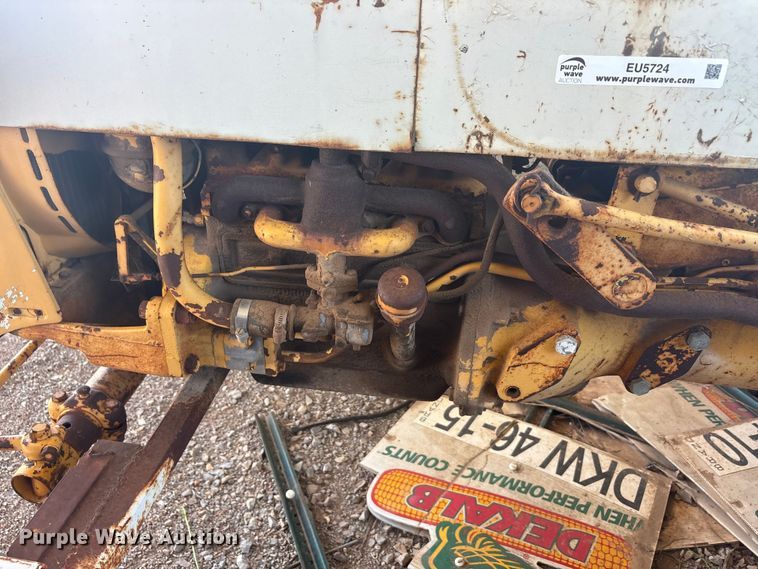 image for item EU5724 International tractor