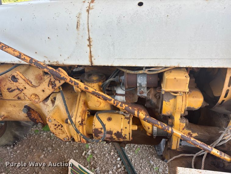 image for item EU5724 International tractor