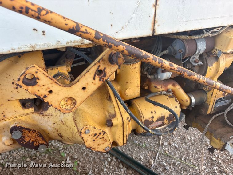 image for item EU5724 International tractor