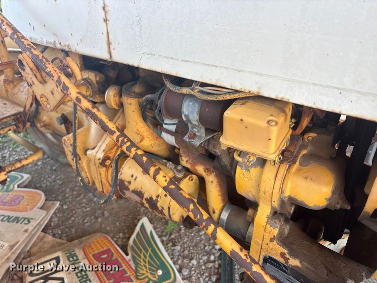 image for item EU5724 International tractor