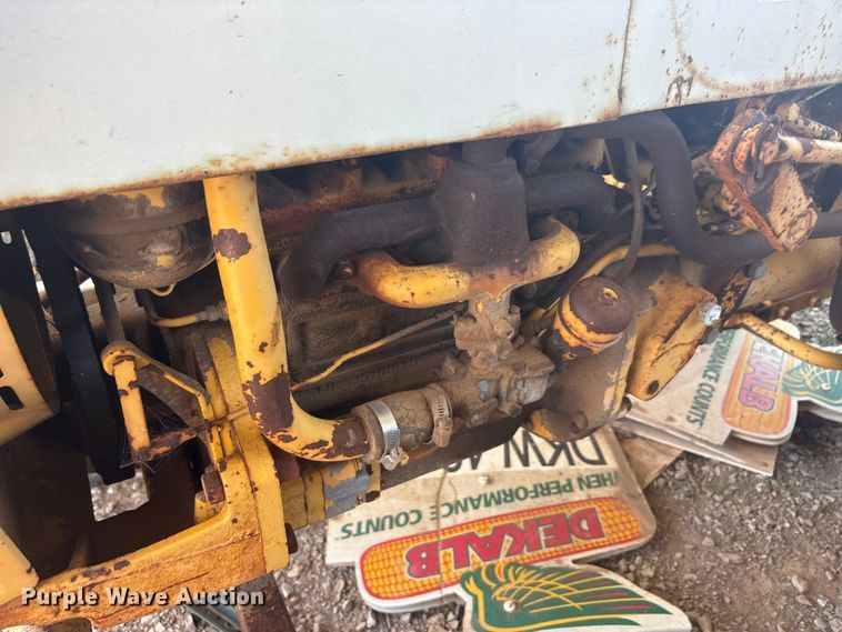 image for item EU5724 International tractor