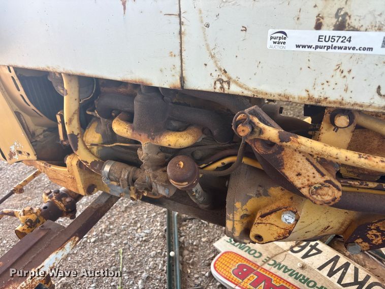 image for item EU5724 International tractor