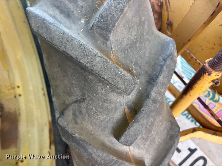 image for item EU5724 International tractor