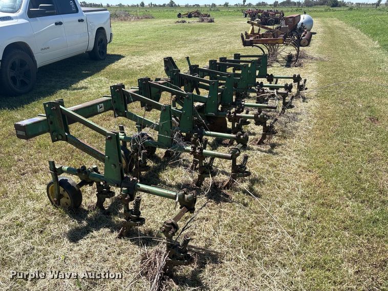 image for item EU5726 John Deere ER014 row crop cultivator