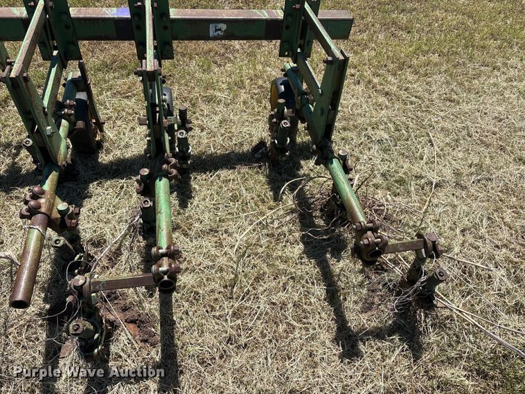 image for item EU5726 John Deere ER014 row crop cultivator
