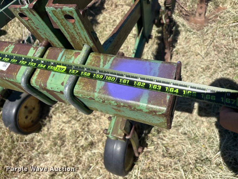 image for item EU5726 John Deere ER014 row crop cultivator