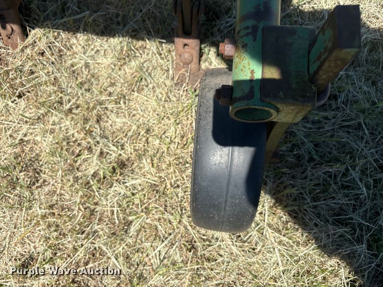 image for item EU5726 John Deere ER014 row crop cultivator