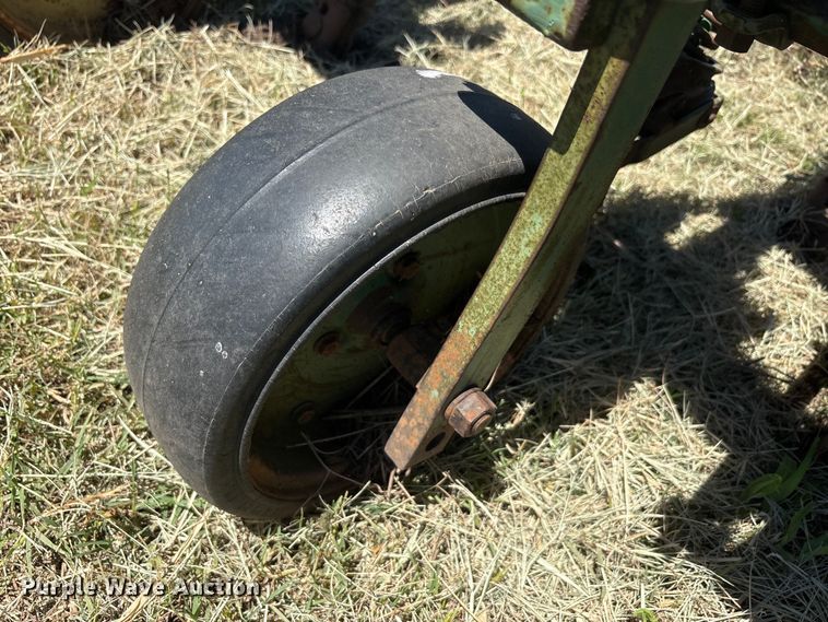 image for item EU5726 John Deere ER014 row crop cultivator