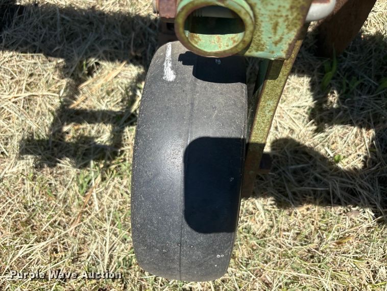 image for item EU5726 John Deere ER014 row crop cultivator