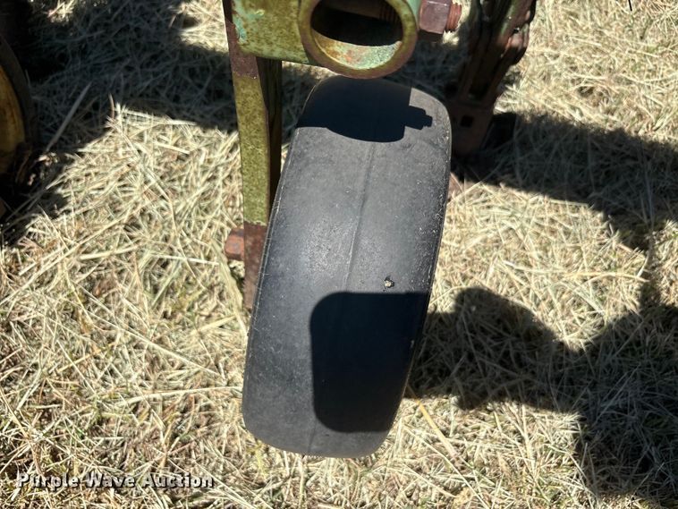 image for item EU5726 John Deere ER014 row crop cultivator