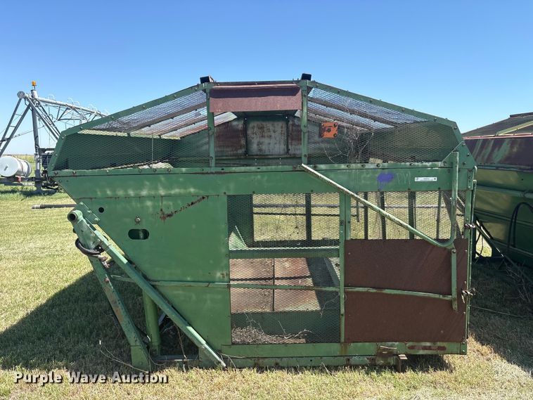 image for item EU5727 John Deere cotton stripper basket