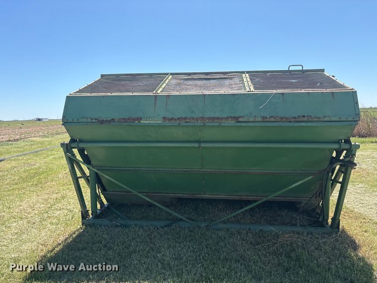 image for item EU5727 John Deere cotton stripper basket