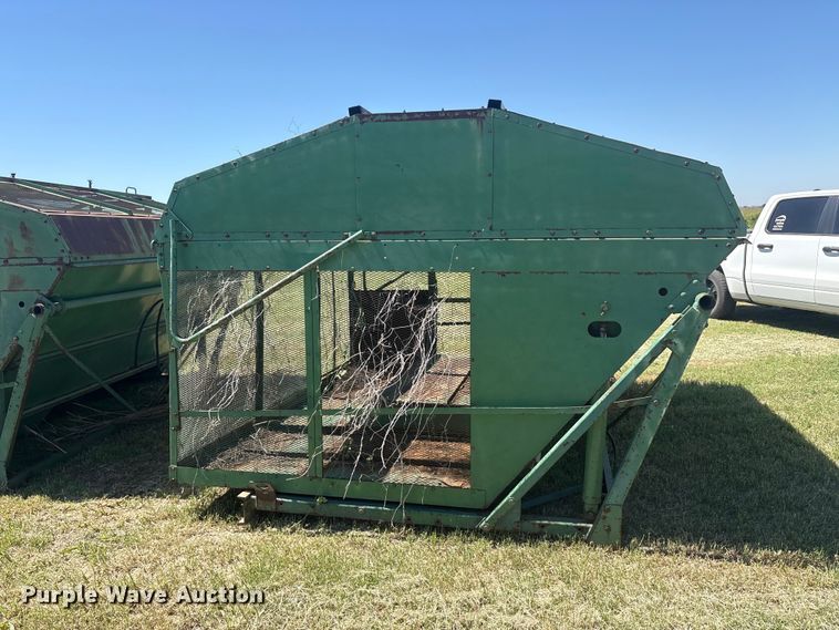 image for item EU5727 John Deere cotton stripper basket