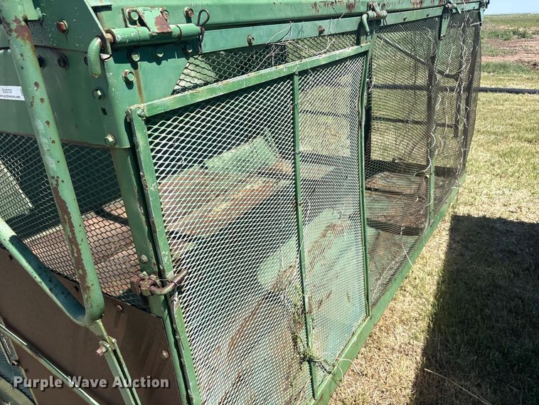image for item EU5727 John Deere cotton stripper basket