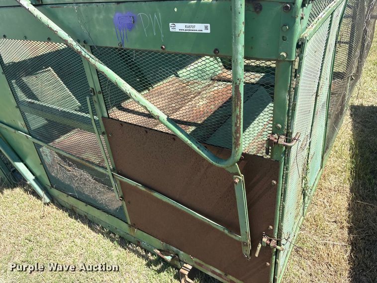 image for item EU5727 John Deere cotton stripper basket