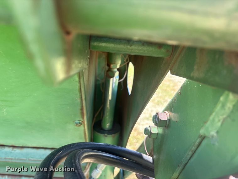 image for item EU5727 John Deere cotton stripper basket