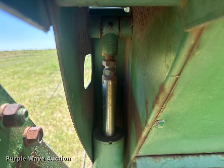 image for item EU5727 John Deere cotton stripper basket