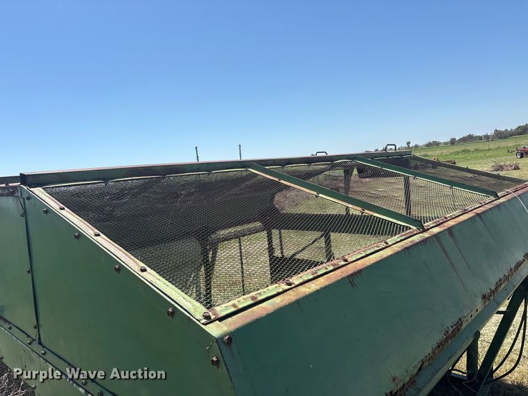image for item EU5727 John Deere cotton stripper basket