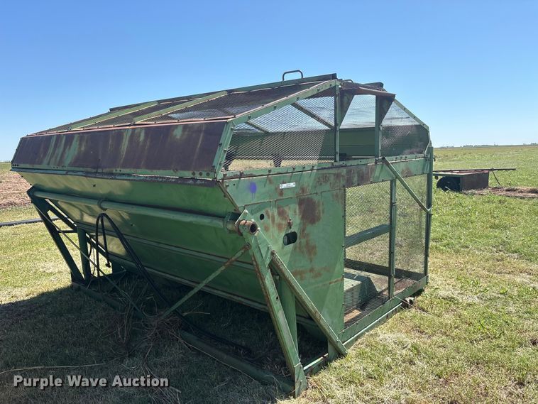 image for item EU5728 John Deere cotton stripper basket
