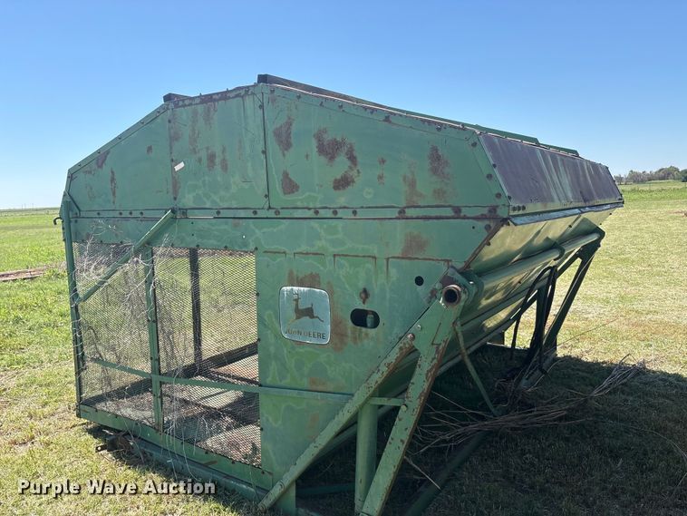 image for item EU5728 John Deere cotton stripper basket