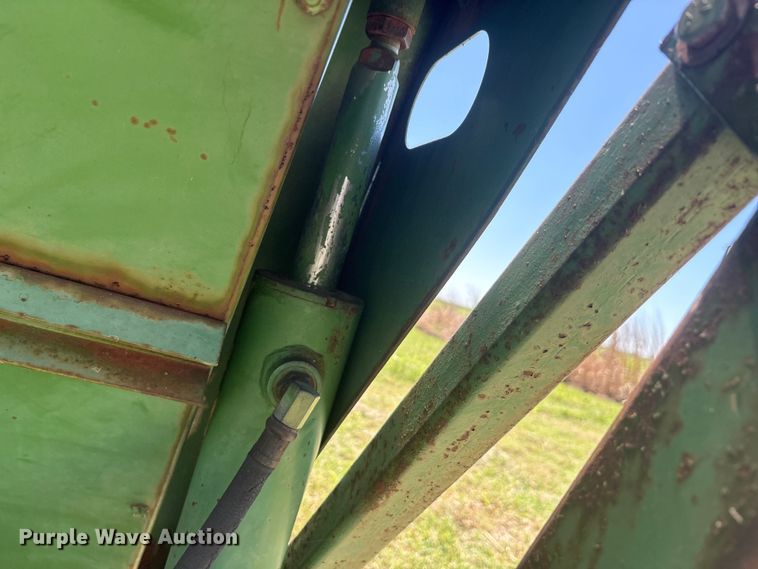 image for item EU5728 John Deere cotton stripper basket