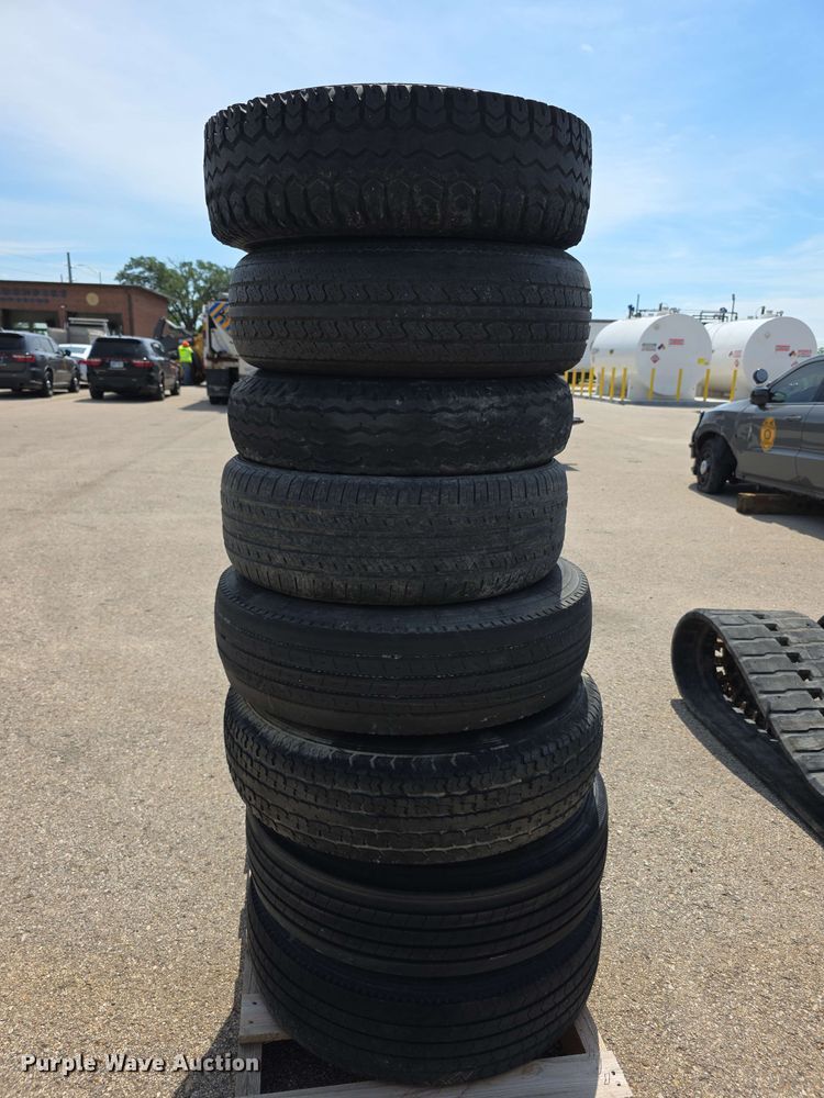 image for item EV2280 (8) tires and wheels