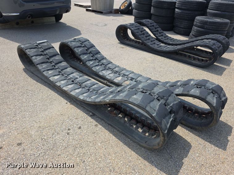 image for item EV2282 Bridgestone rubber track