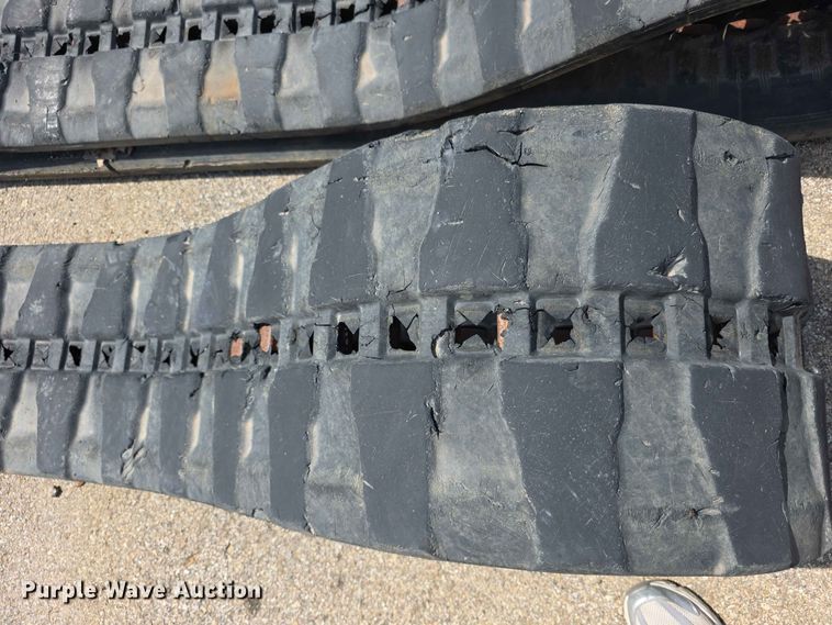 image for item EV2282 Bridgestone rubber track