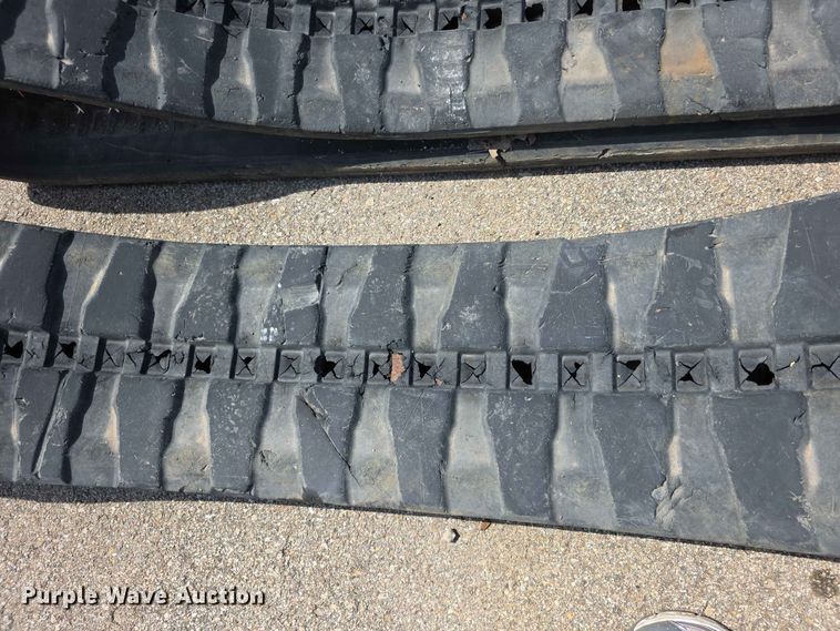 image for item EV2282 Bridgestone rubber track