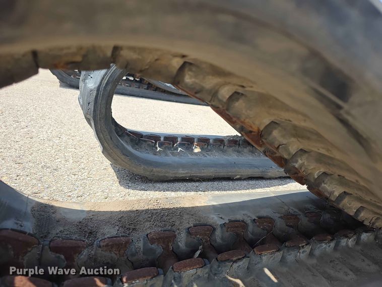 image for item EV2282 Bridgestone rubber track