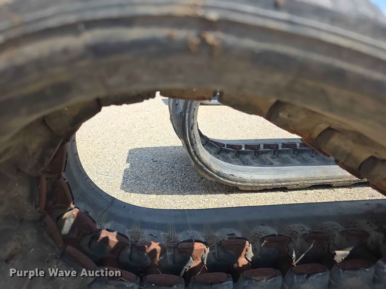 image for item EV2282 Bridgestone rubber track