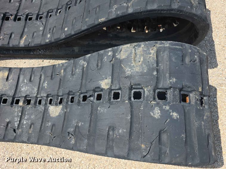 image for item EV2283 DRTY rubber tracks