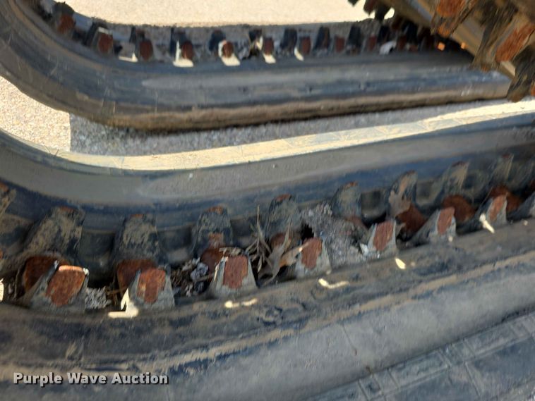image for item EV2283 DRTY rubber tracks
