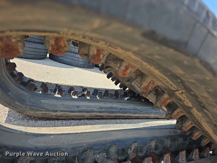 image for item EV2283 DRTY rubber tracks