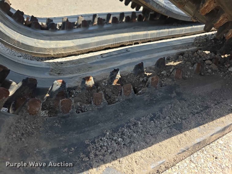 image for item EV2283 DRTY rubber tracks