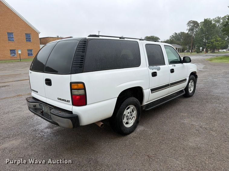 image for item EW0328 2004 Chevrolet Suburban SUV