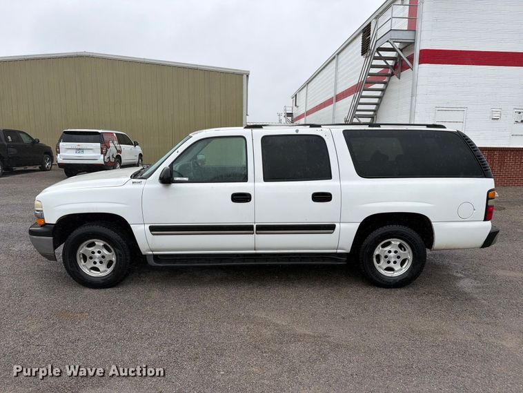 image for item EW0328 2004 Chevrolet Suburban SUV