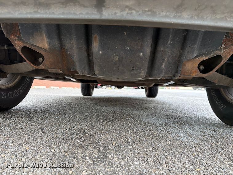 image for item EW0328 2004 Chevrolet Suburban SUV