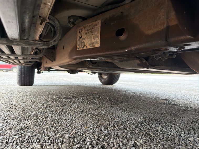 image for item EW0328 2004 Chevrolet Suburban SUV