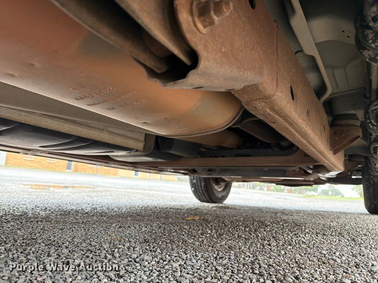 image for item EW0328 2004 Chevrolet Suburban SUV