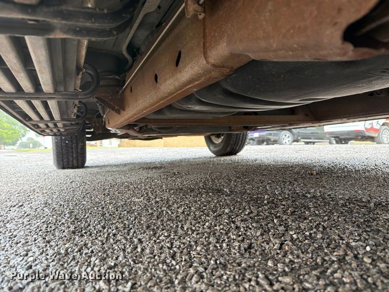 image for item EW0328 2004 Chevrolet Suburban SUV