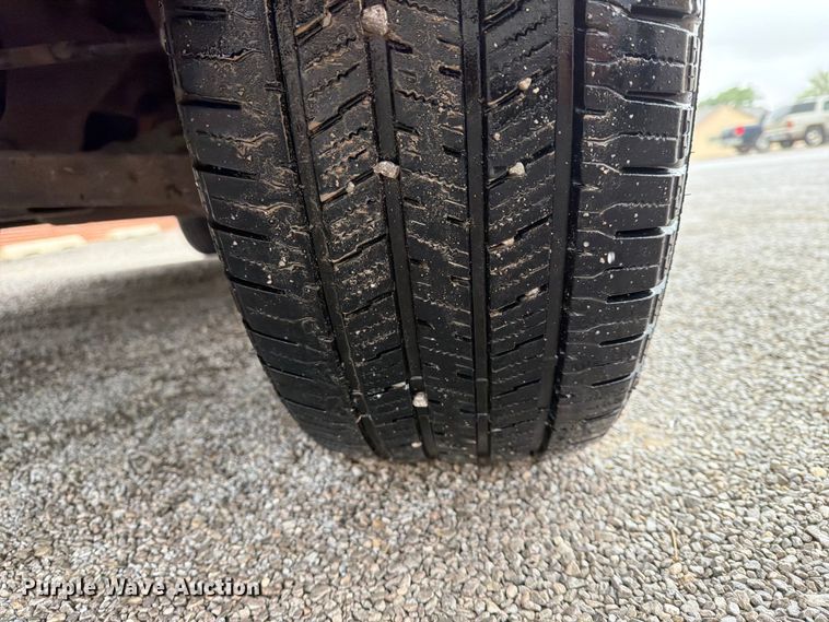 image for item EW0328 2004 Chevrolet Suburban SUV