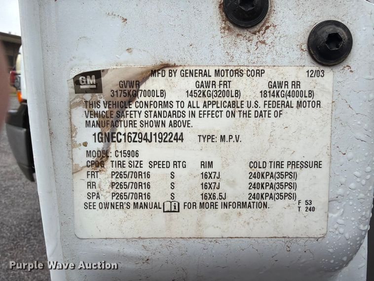 image for item EW0328 2004 Chevrolet Suburban SUV