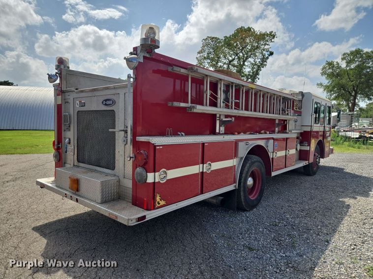 image for item EW0376 1989 Federal Motors pumper fire truck