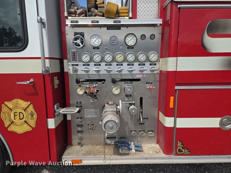 image for item EW0376 1989 Federal Motors pumper fire truck
