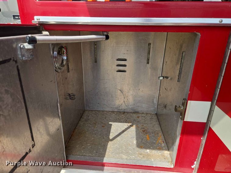 image for item EW0376 1989 Federal Motors pumper fire truck