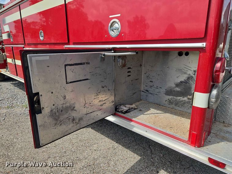image for item EW0376 1989 Federal Motors pumper fire truck