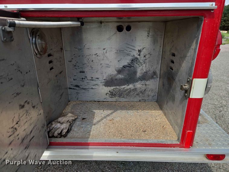 image for item EW0376 1989 Federal Motors pumper fire truck
