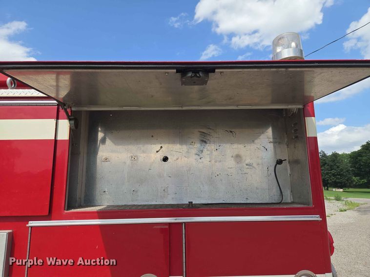 image for item EW0376 1989 Federal Motors pumper fire truck