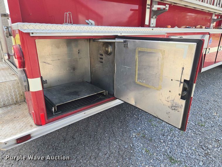 image for item EW0376 1989 Federal Motors pumper fire truck
